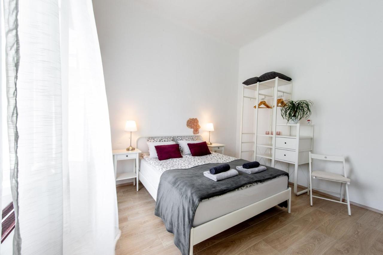 Sobe Poldka Hotel Доленсле Топлице Екстериор снимка